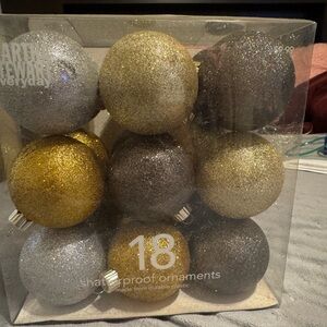NWOT Martha Stewart Shatterproof Ornaments Set